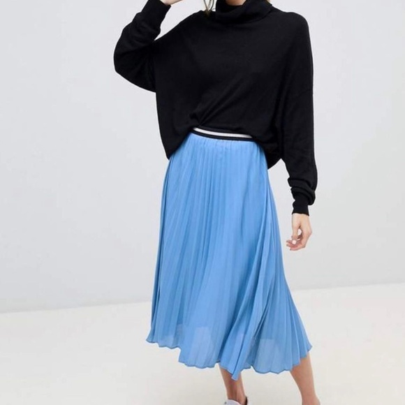 stradivarius Dresses & Skirts - Stradivarius STR Pleated Elastic Contrast Waistband Light Blue Maxi Skirt Size S
